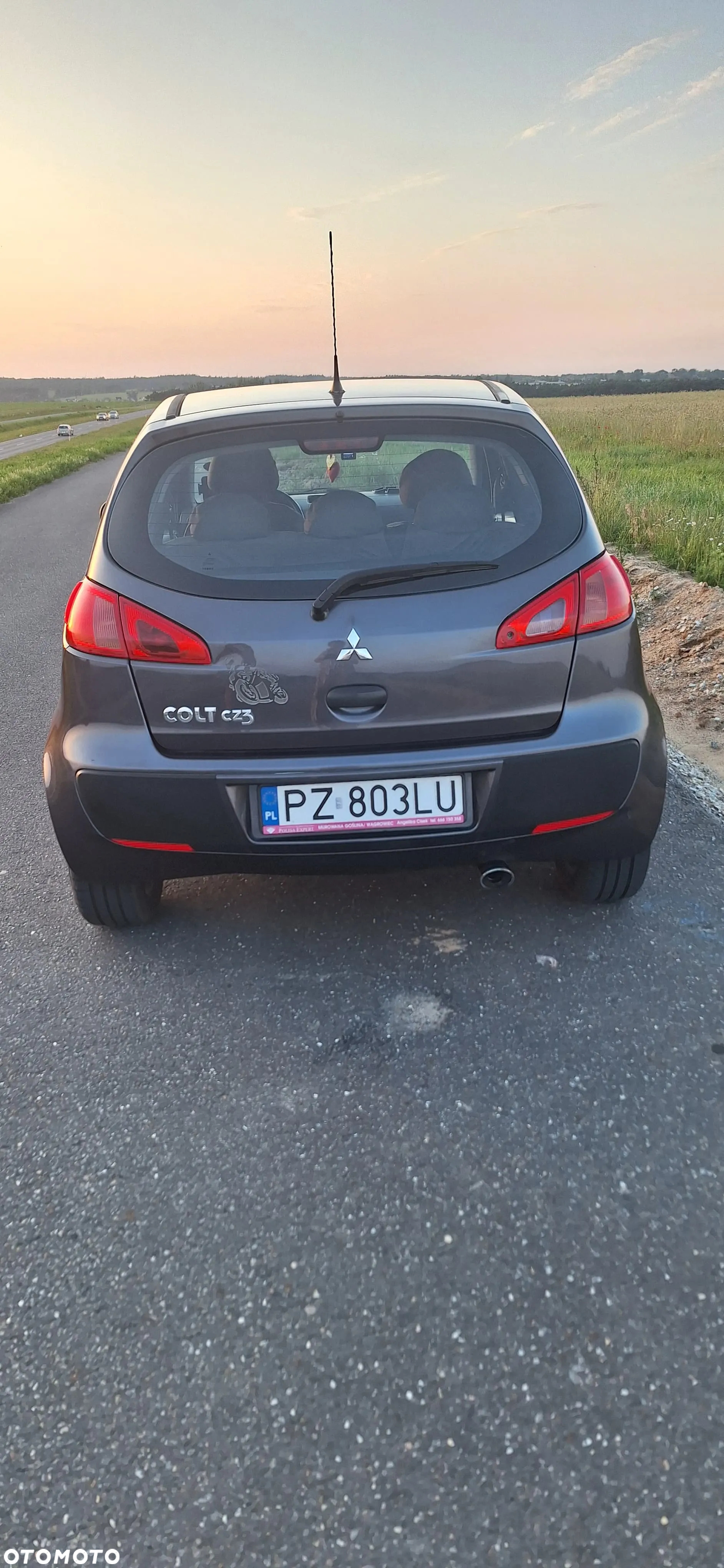 Mitsubishi Colt - 4