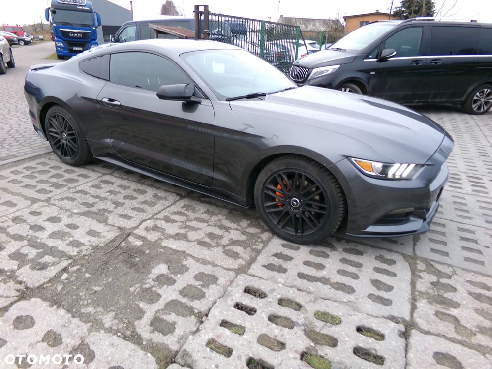 Ford Mustang 3.7 V6 - 1