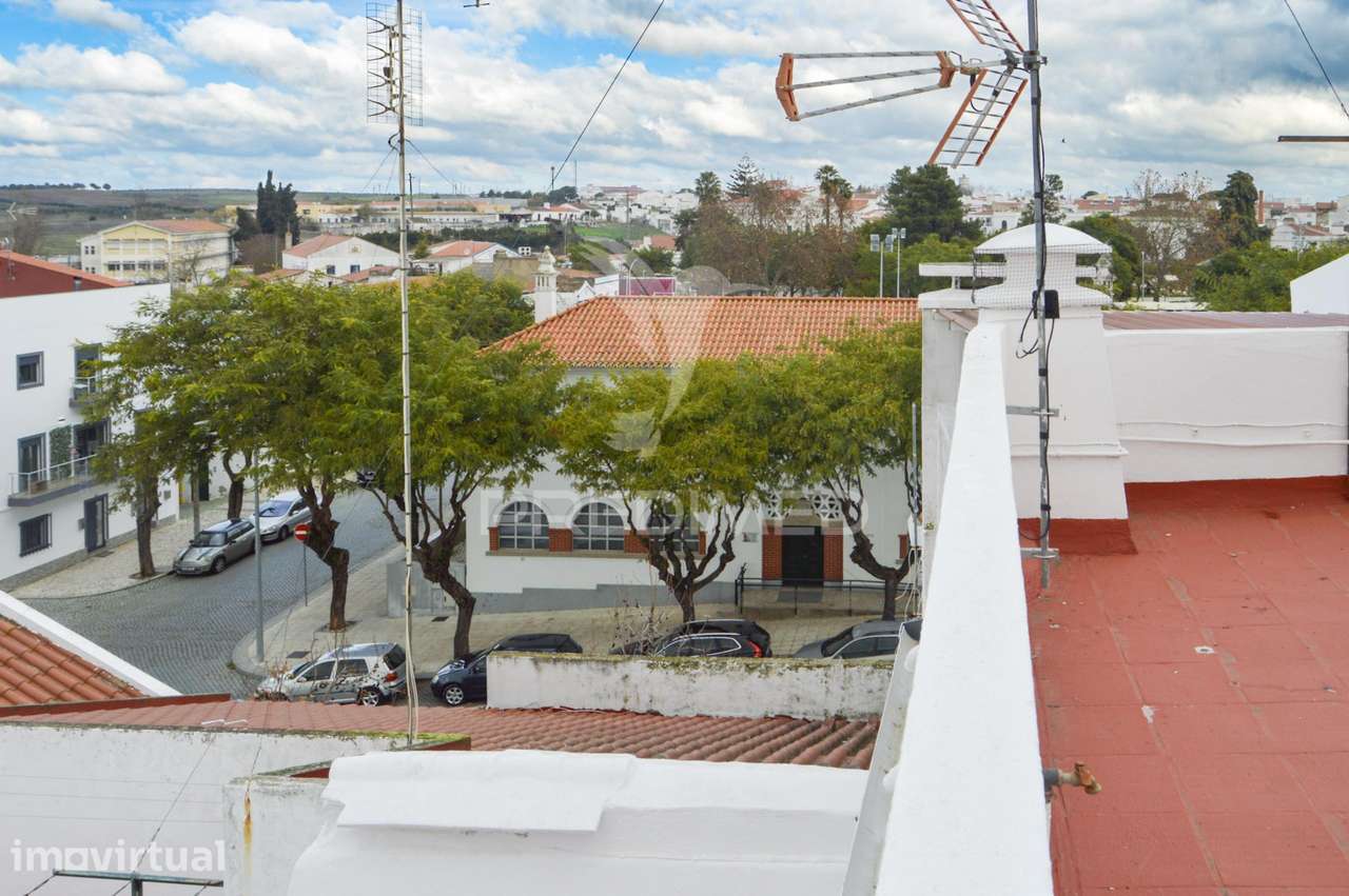 Prédio com Excelente Localização junto ao Jardim em Campo Maior - Grande imagem: 5/39