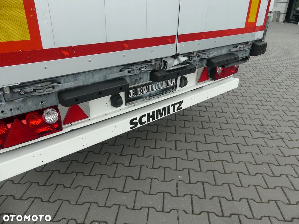Schmitz Cargobull MEGA / FIRANKA / OŚ PODNOSZONA / OGUMIENIE 80% / - 18