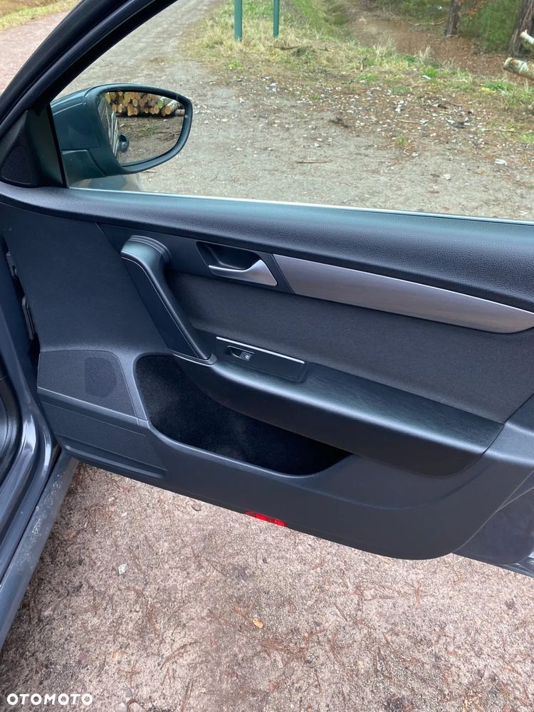 Volkswagen Passat 2.0 TDI BlueMotion Technology Highline - 21