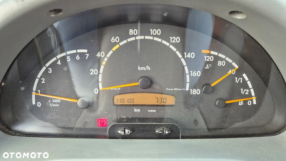 Mercedes-Benz Sprinter - 15