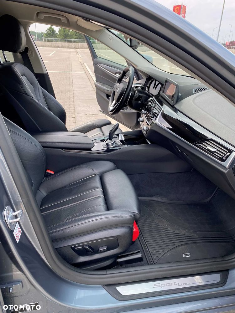 BMW Seria 5 520d Sport Line - 24