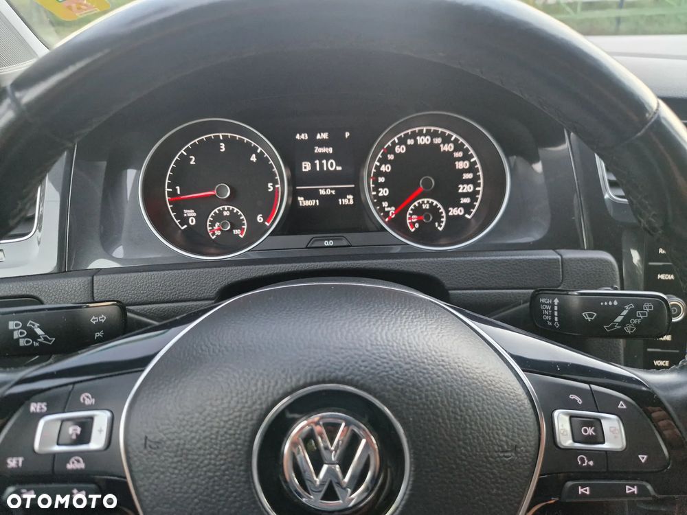 Volkswagen Golf - 27