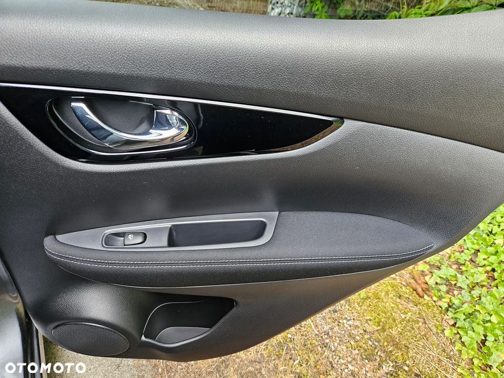 Nissan Qashqai 1.2 DIG-T N-Vision - 35