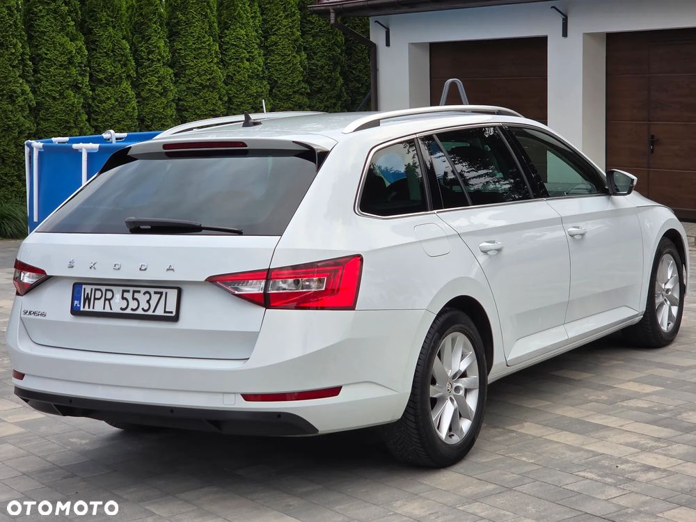 Skoda Superb 2.0 TDI SCR Ambition DSG - 33