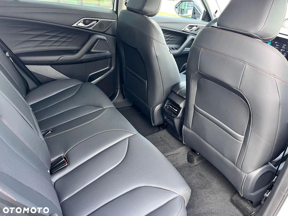 MG HS 1.5T PHEV Exclusive - 11