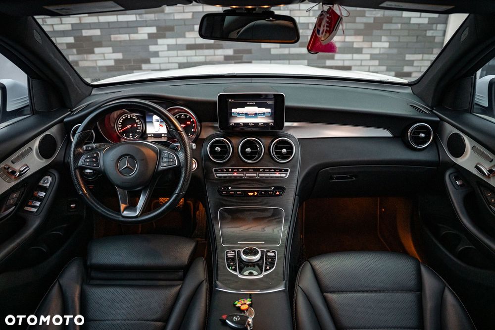 Mercedes-Benz GLC - 27