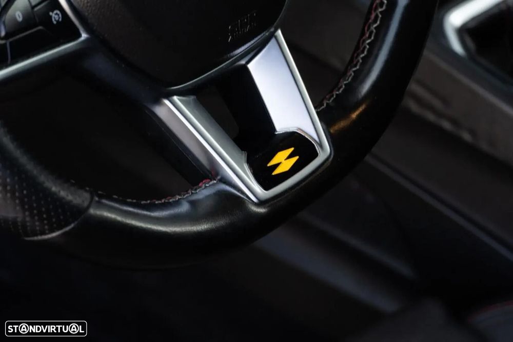Renault Clio - 11