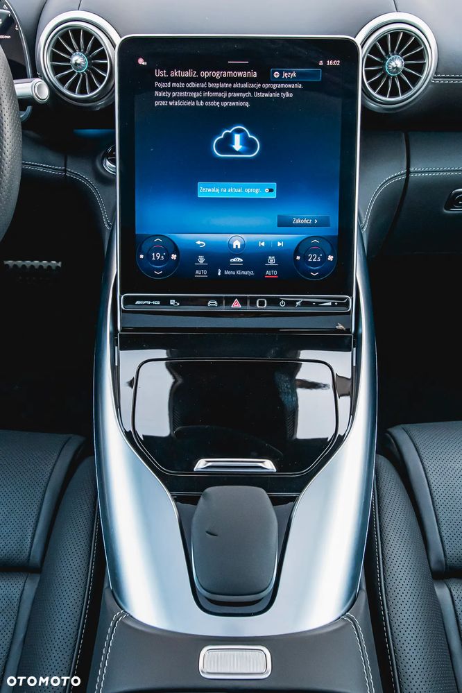 Mercedes-Benz AMG GT 63 4Matic+ - 32