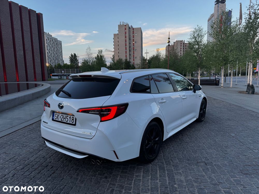 Toyota Corolla 2.0 Hybrid Executive - 8