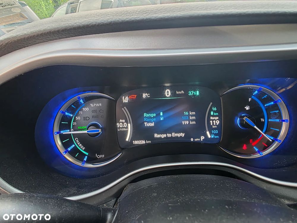 Chrysler Pacifica - 41