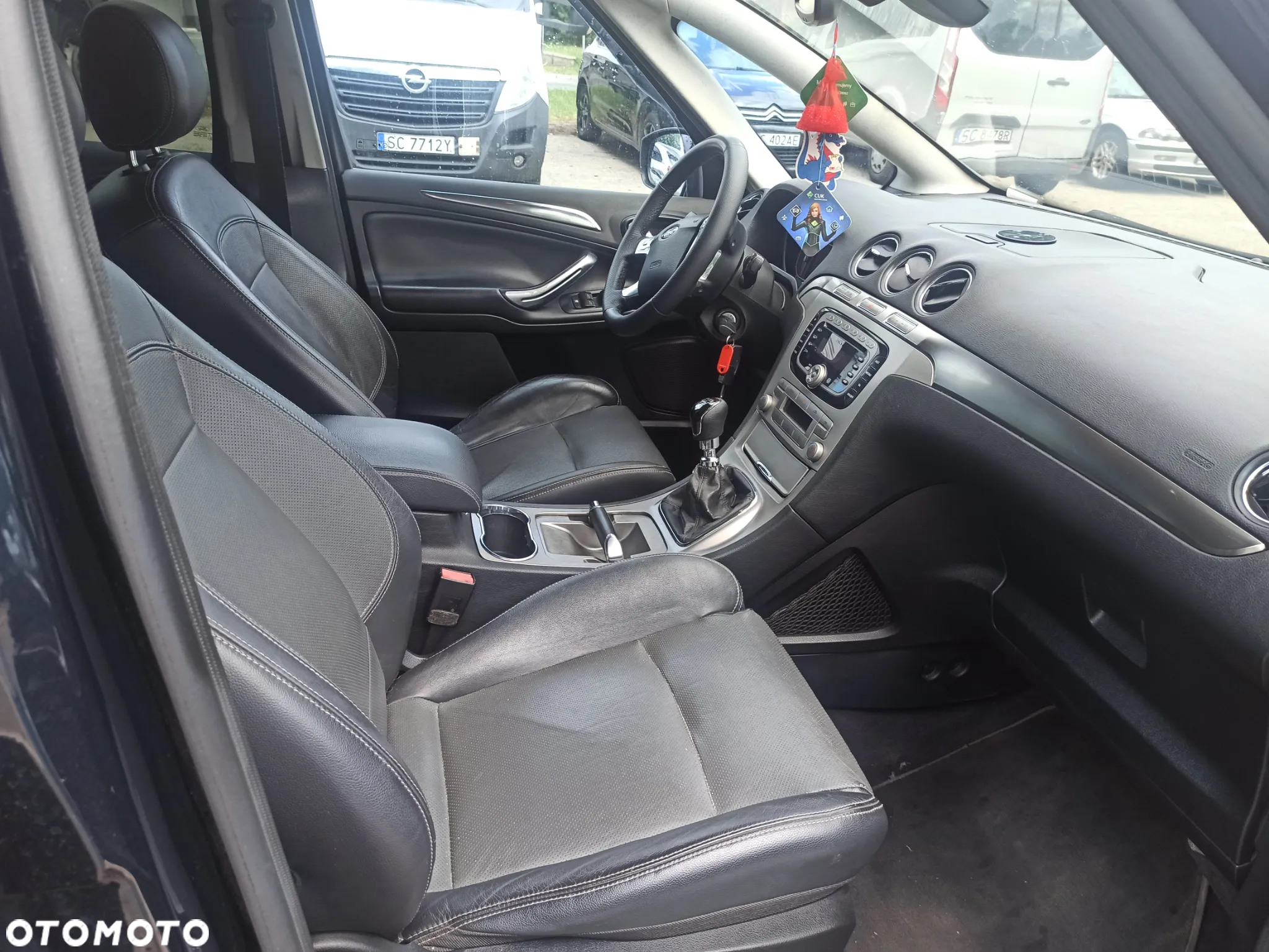 Ford S-Max - 14