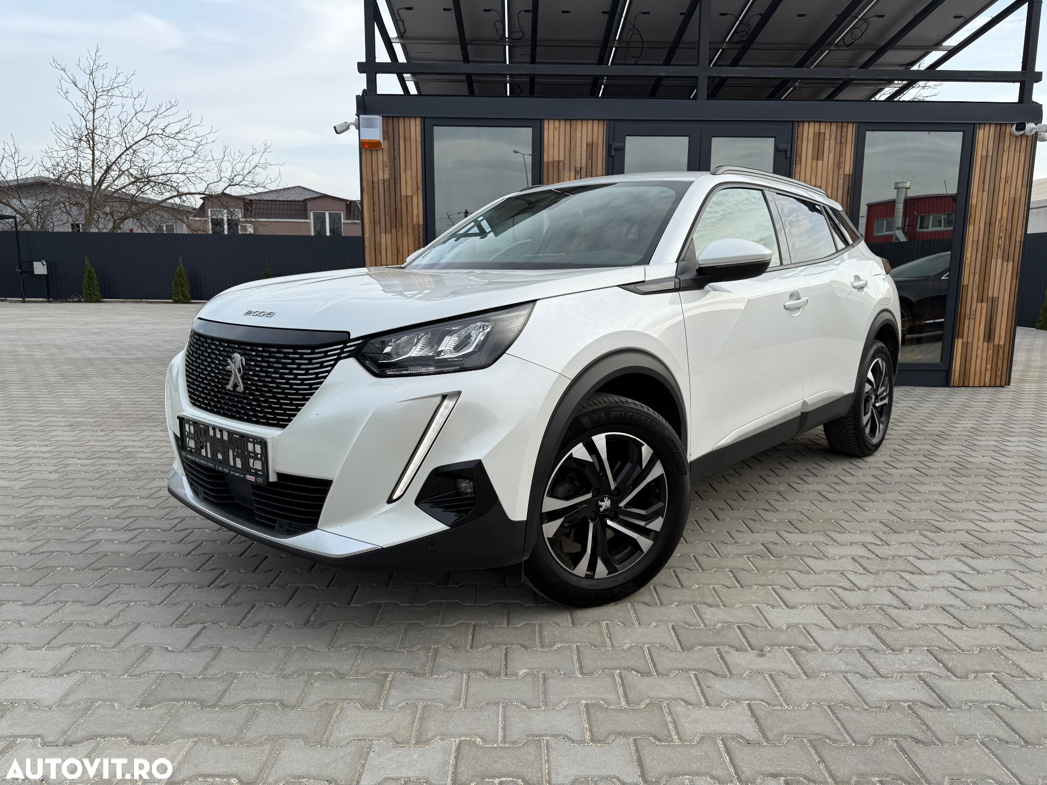 Peugeot 2008 1.5 BlueHDI 130 S&S EAT8 Allure - 5