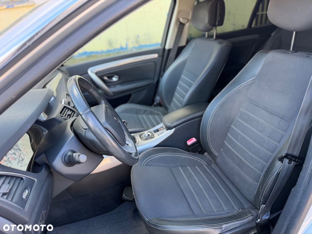 Renault Laguna dCi 150 FAP Start-Stop GT - 25