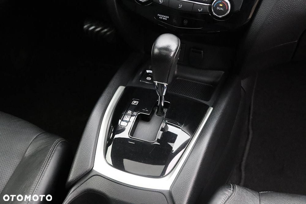 Nissan X-Trail 2.0 dCi ALL-MODE 4x4i Xtronic Tekna - 37