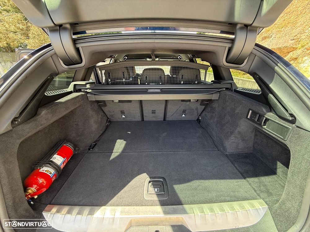 BMW 330 e Pack Desportivo M Auto - 12