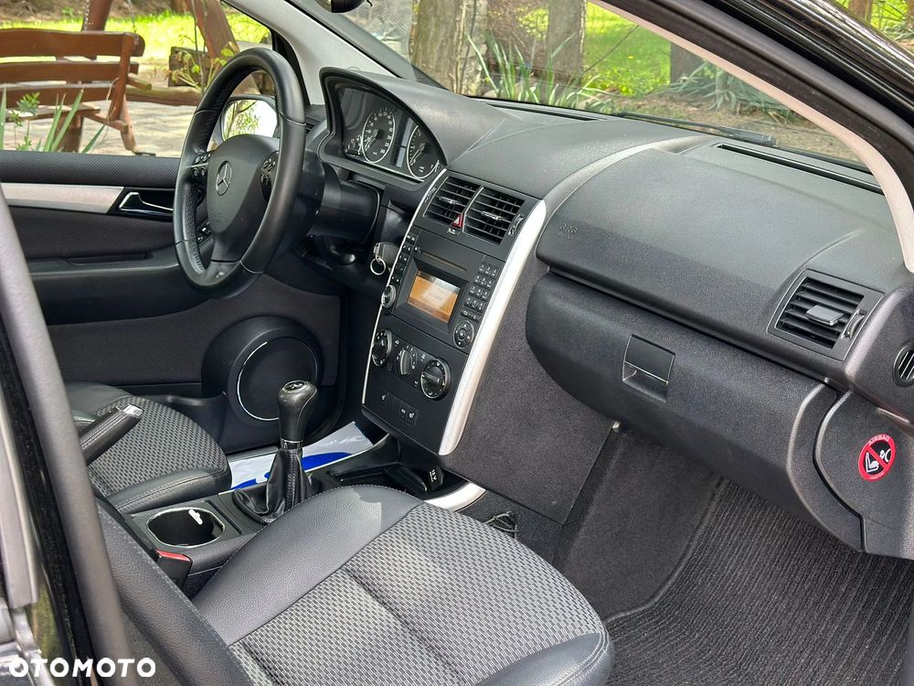 Mercedes-Benz Klasa A 160 BlueEFFICIENCY Avantgarde - 21