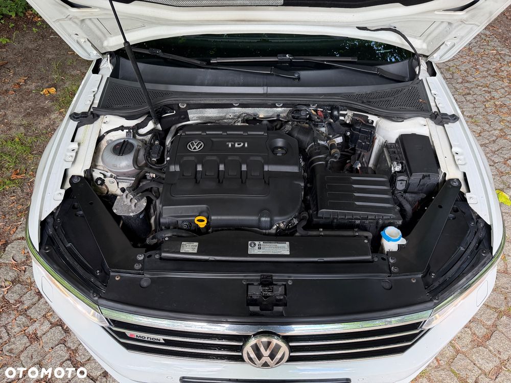 Volkswagen Passat 2.0 TDI SCR 4Mot DSG Highline - 16