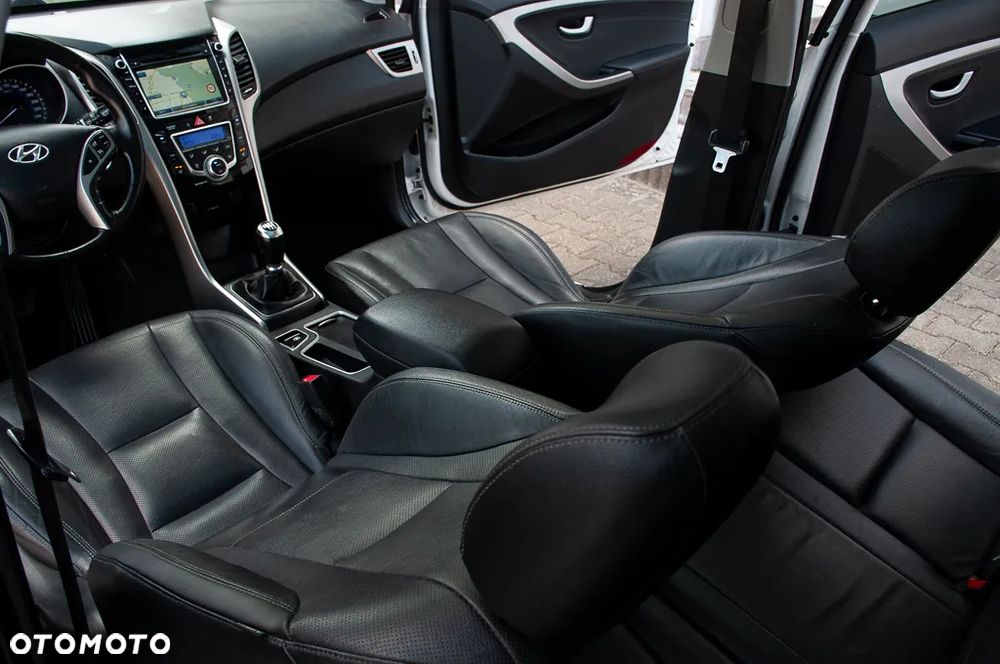 Hyundai i30 blue 1.6 CRDi Trend - 25