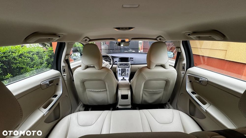 Volvo V60 Cross Country T5 AWD Summum - 6