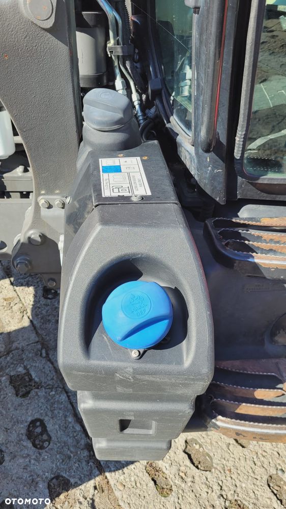 Massey Ferguson 5611 - 16