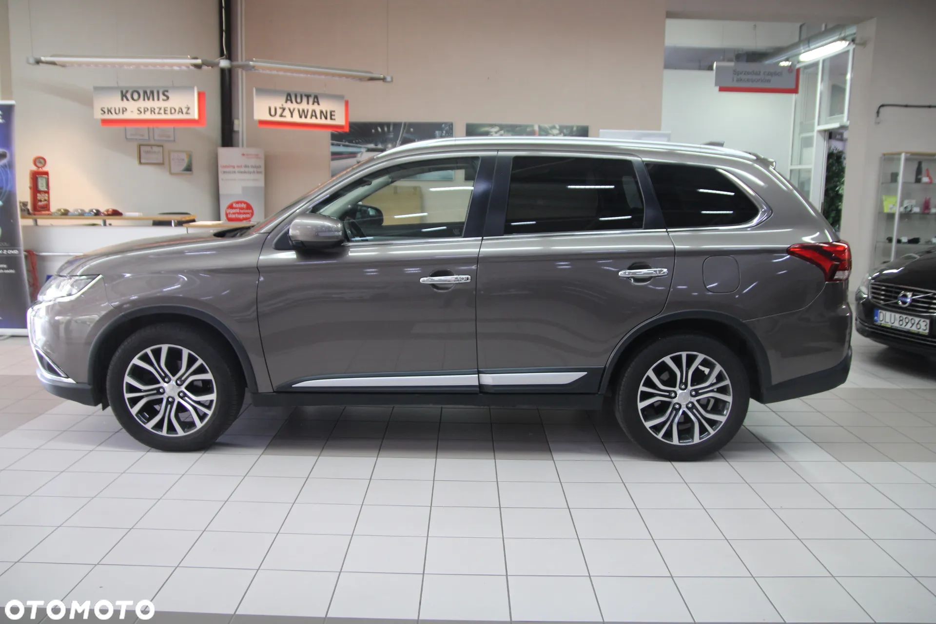 Mitsubishi Outlander 2.0 Intense + Navi 4WD CVT - 1