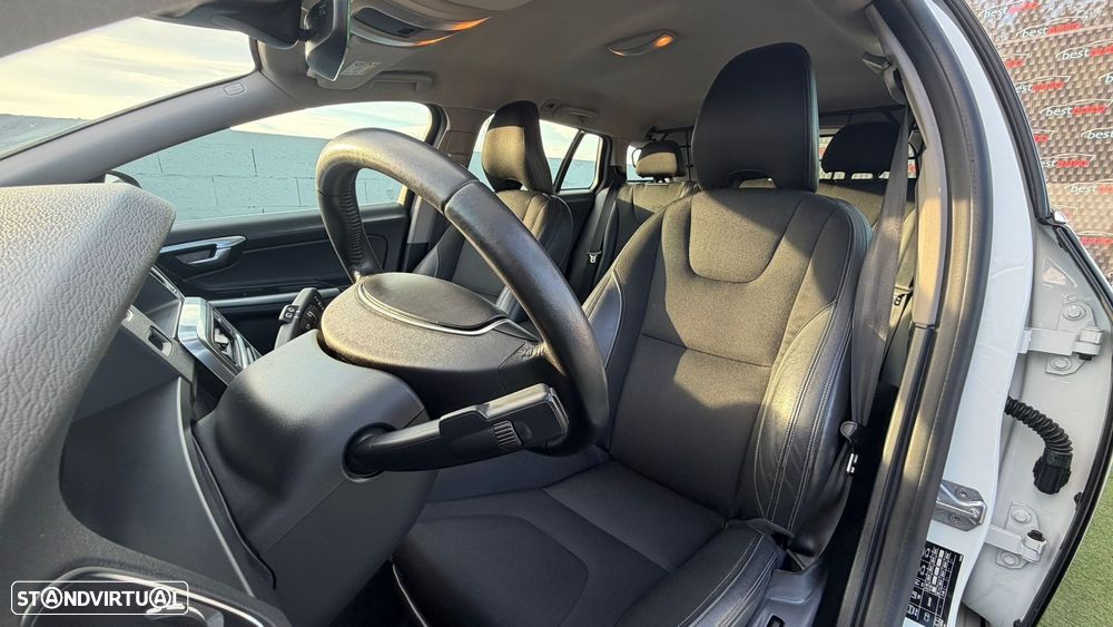 Volvo V60 2.4 D6 Momentum AWD Phev - 18