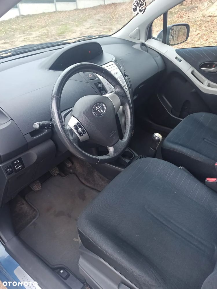 Toyota Yaris - 15