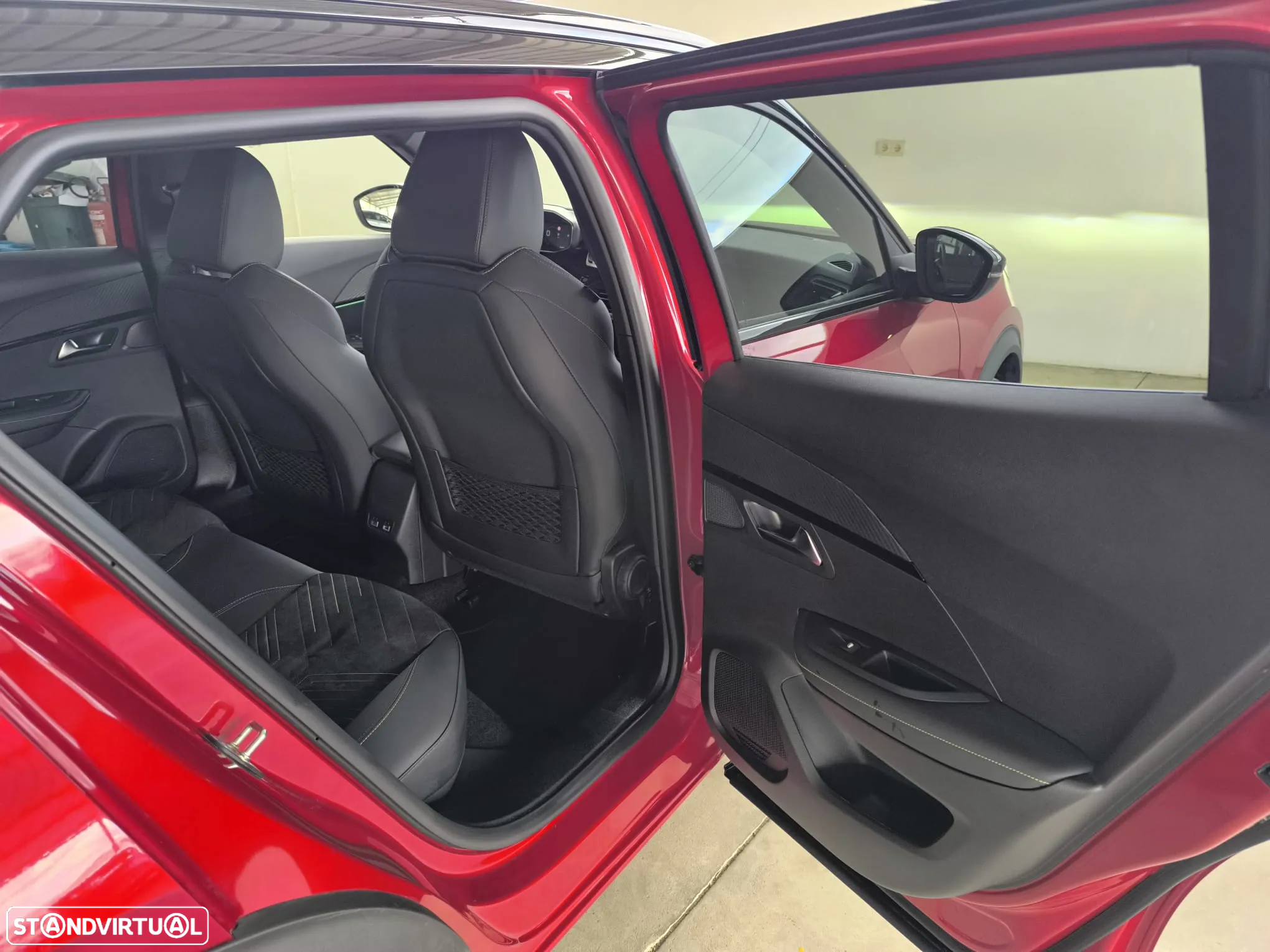 Peugeot 2008 1.2 PureTech GT EAT8 - 30