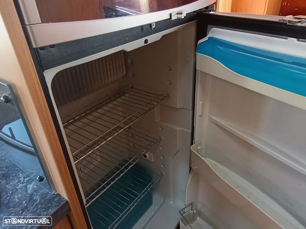 Burstner Aviano i725 - Autocaravana c/Cama Central - 13