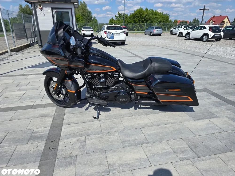 Harley-Davidson Touring Road Glide - 23