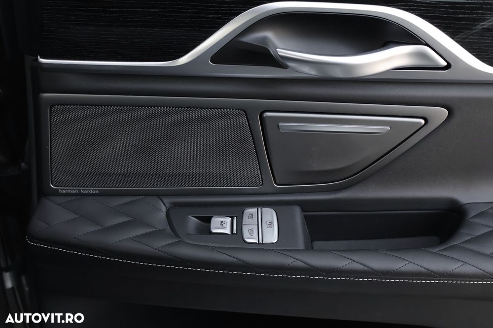 BMW Seria 7 745e - 17