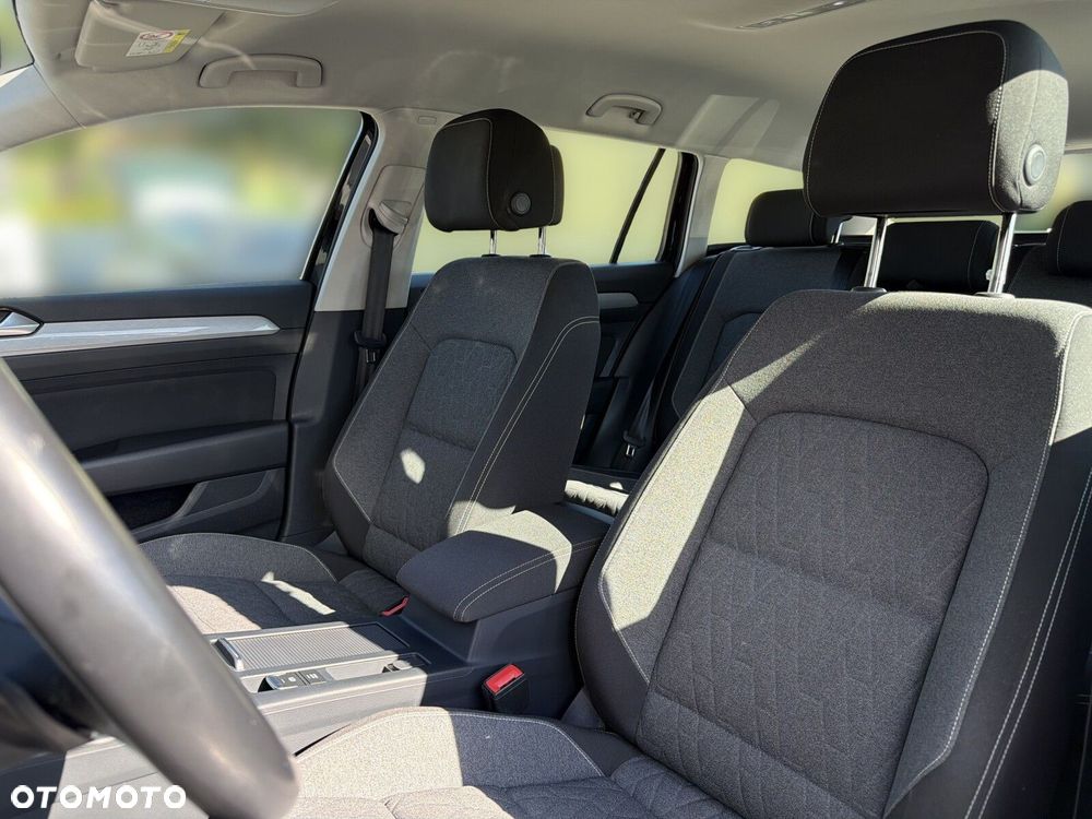 Volkswagen Passat - 13