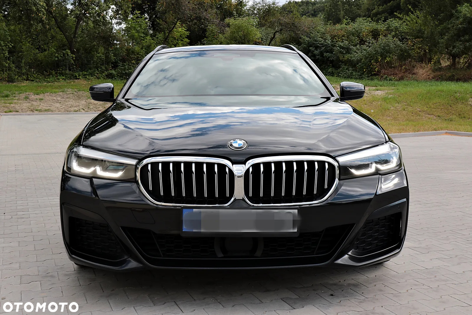 BMW Seria 5 520d Touring M Sport Edition - 4