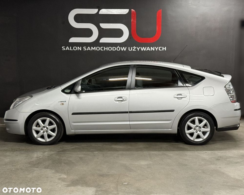Toyota Prius (Hybrid) Sol - 14