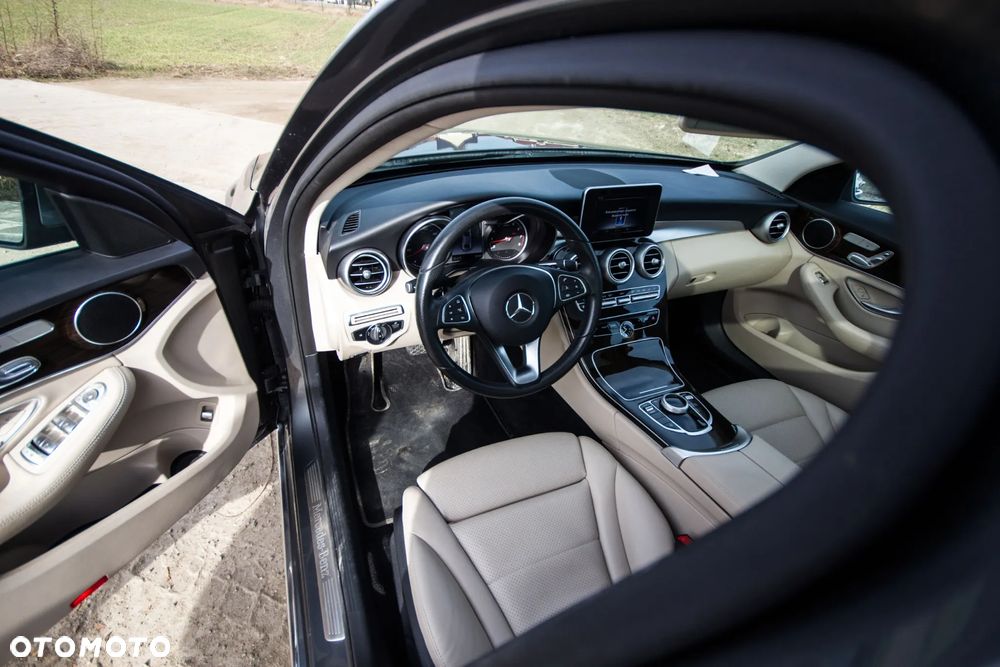 Mercedes-Benz Klasa C 300 9G-TRONIC Exclusive - 10