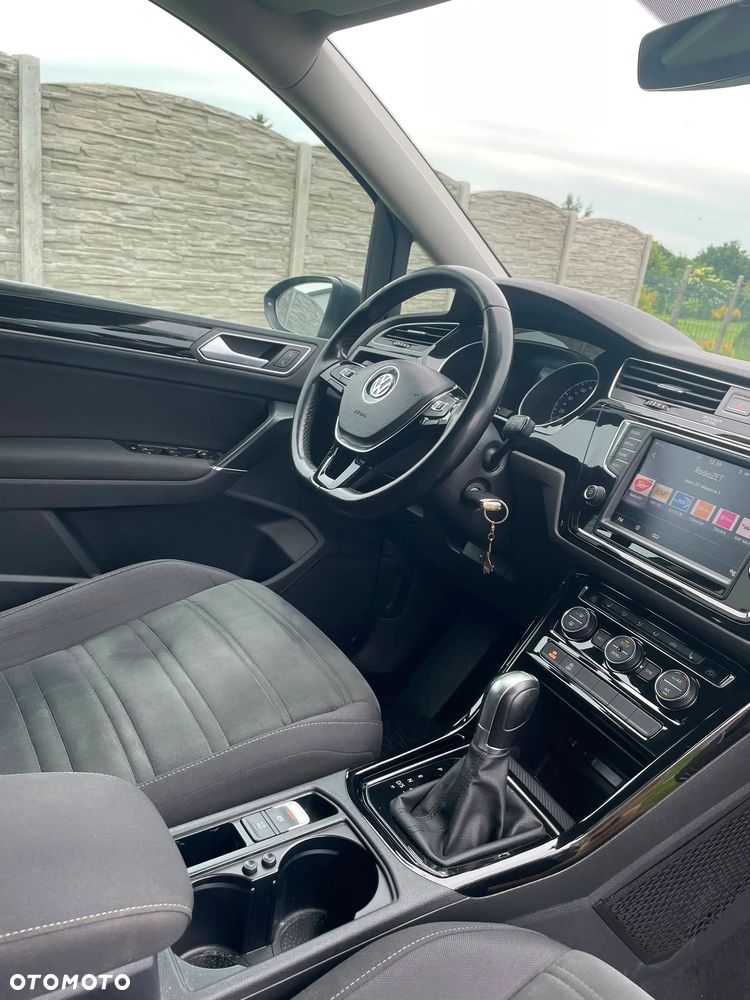 Volkswagen Touran - 4