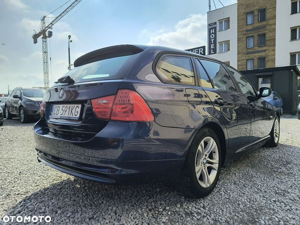 BMW Seria 3 318i - 28