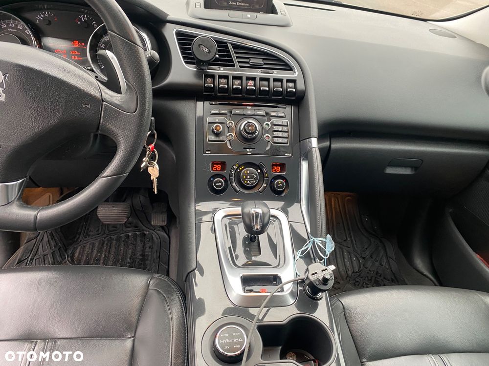 Peugeot 3008 2.0 HDi HYbrid4 - 25