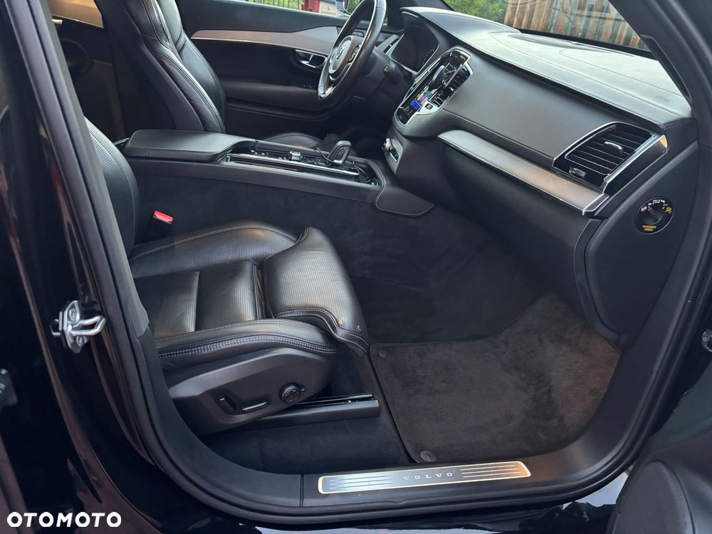 Volvo XC 90 B5 D AWD R-Design - 18