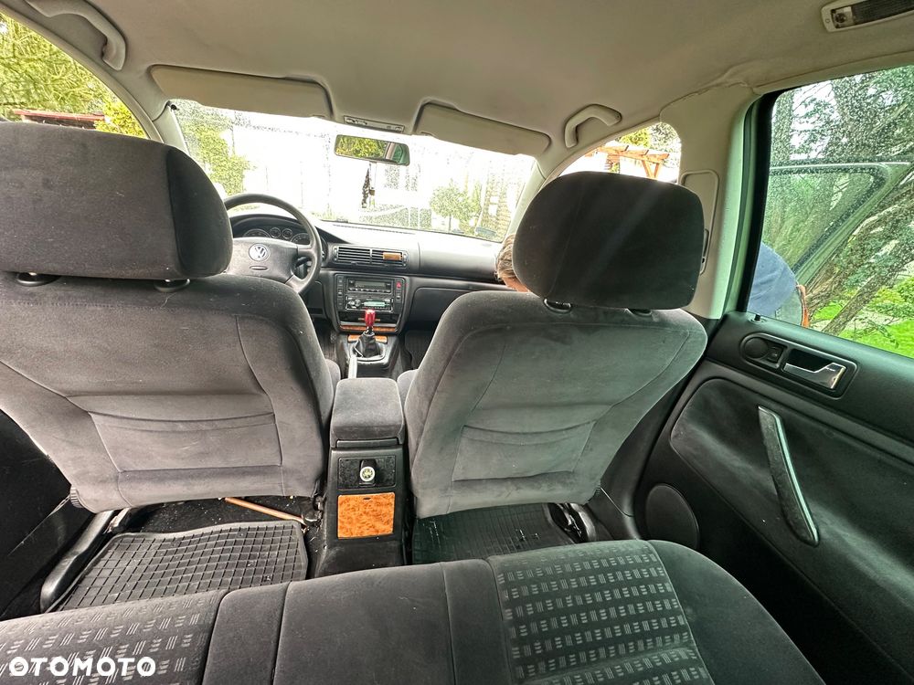 Volkswagen Passat 1.6 Comfortline - 16