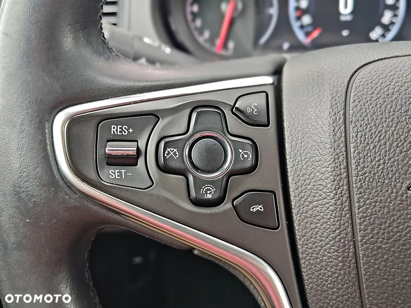 Opel Insignia - 14