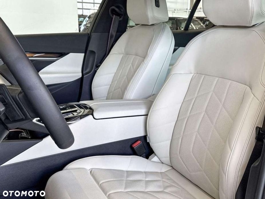 BMW Seria 5 520d xDrive mHEV M Sport - 6