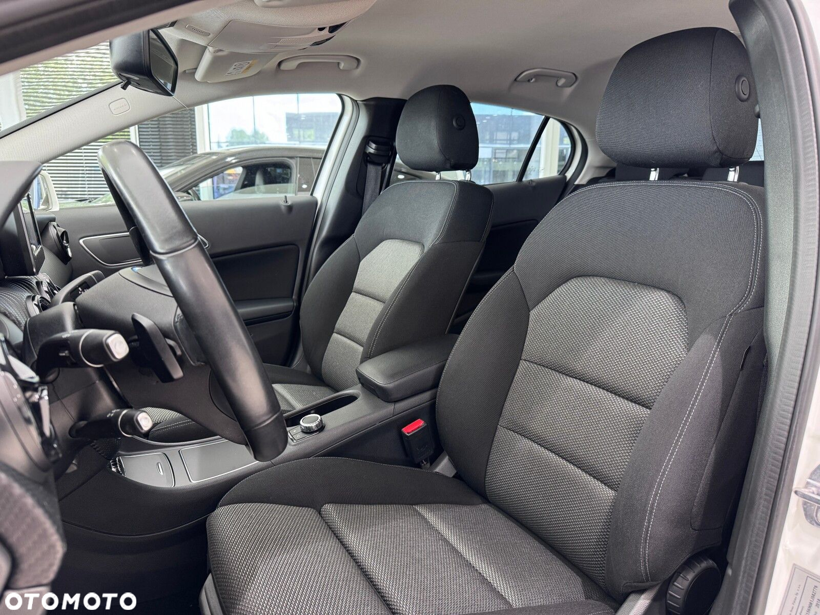 Mercedes-Benz GLA 200 d 7G-DCT - 10