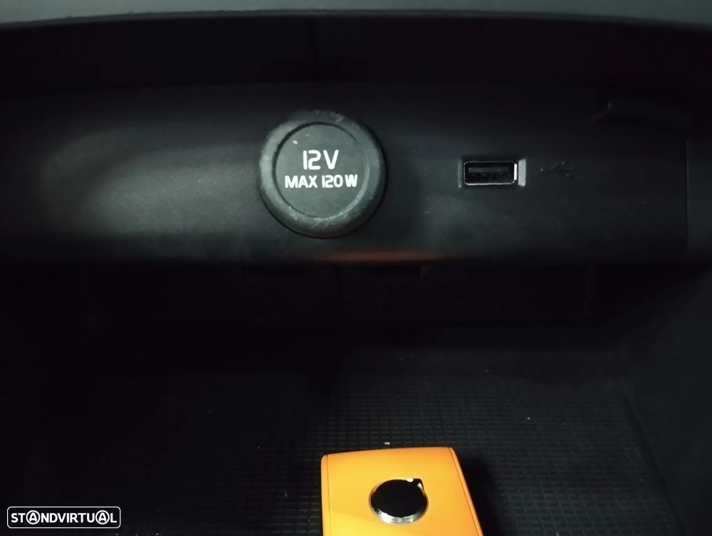 Volvo XC 40 1.5 T5 PHEV Inscription — fotografia 32