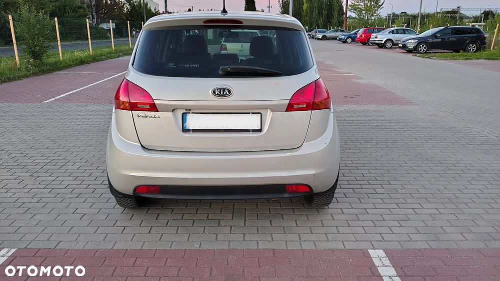 Kia Venga - 6