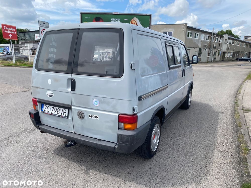 Volkswagen Caravelle - 37