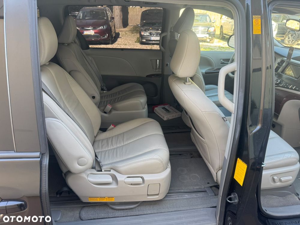Toyota Sienna 3.5 V6 XLE AWD - 13