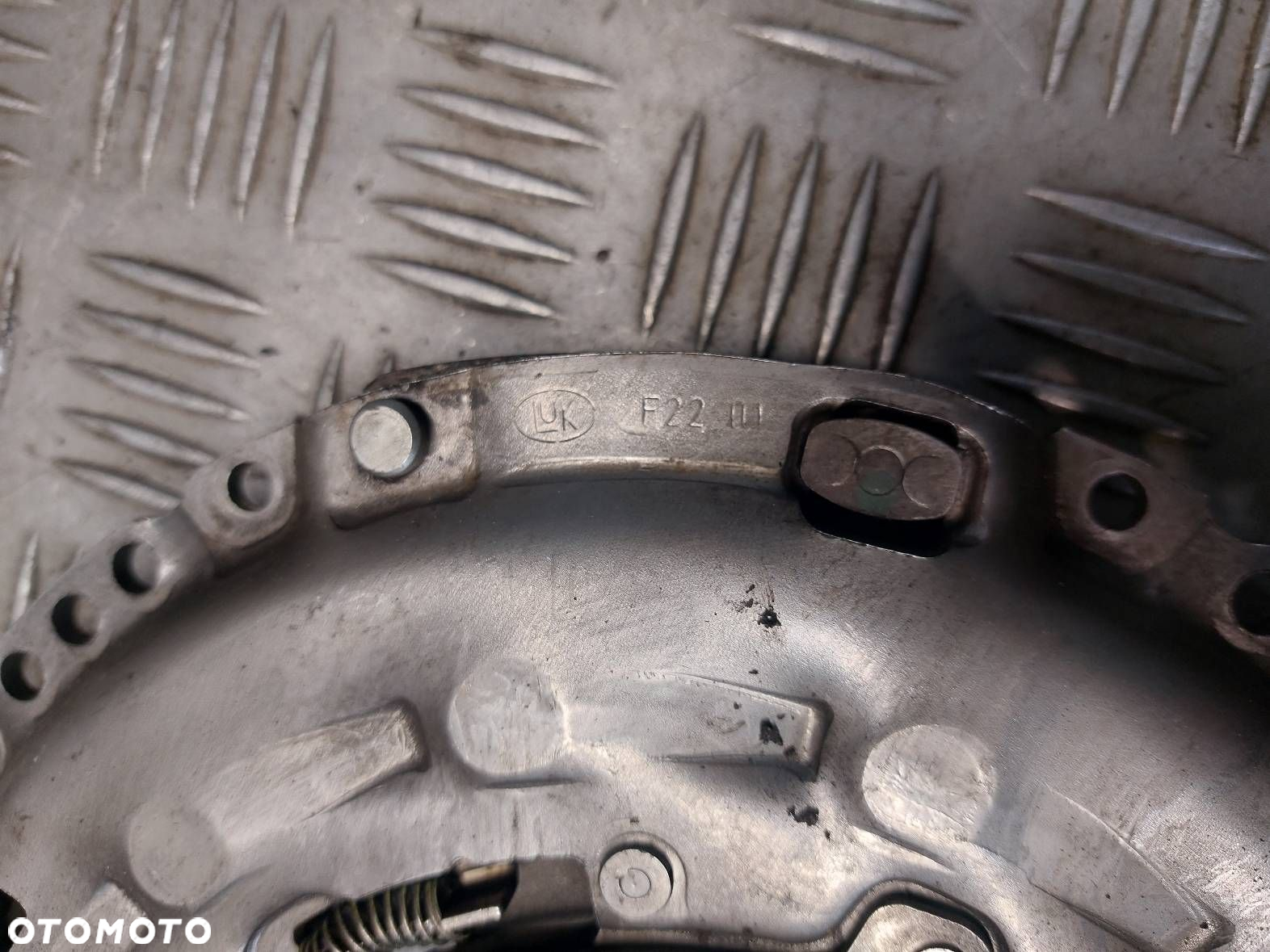 KOŁO DWUMASOWE TARCZA DOCISK ŁOŻYSKO VW JETTA V 1.9 TDI 415025010 323064110 - 2